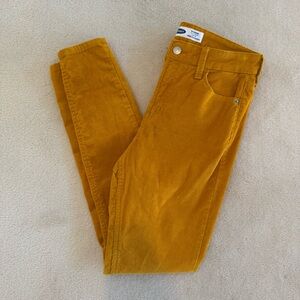 Old Navy Rockstar Super Skinny corduroy pants size 4